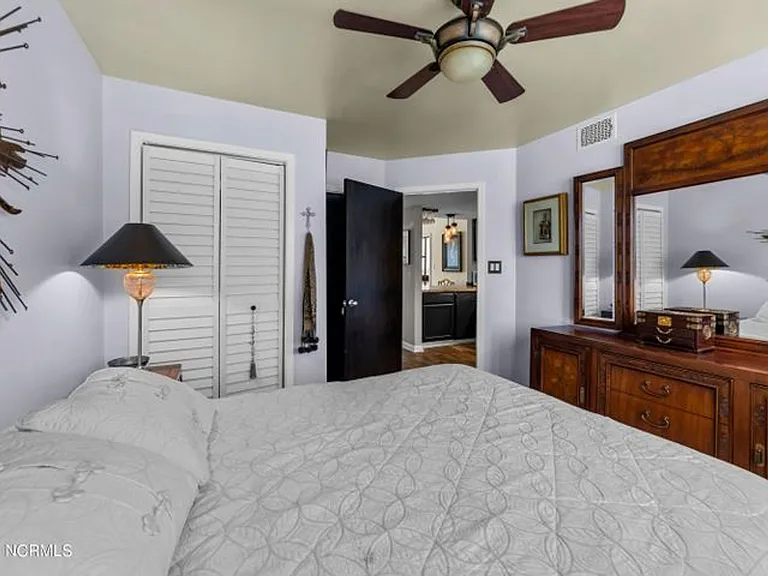 6119 Harbourside Dr — Photo 10
