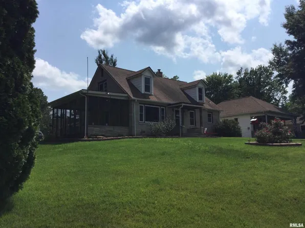 108 Oak St, Cobden, IL 62920