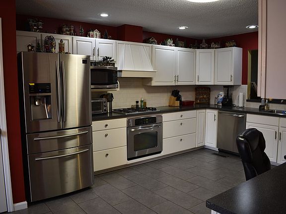 3rd image of 229 Villa Dr