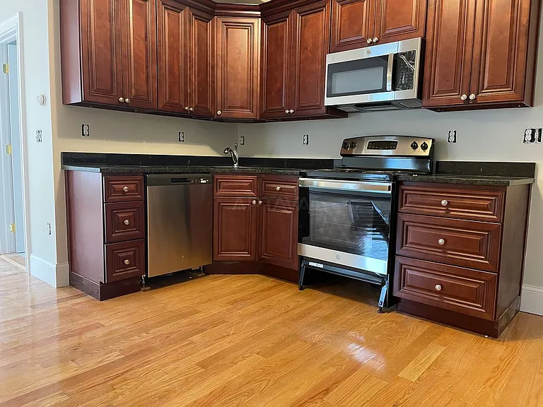 97 Hudson St #2 — Photo 10