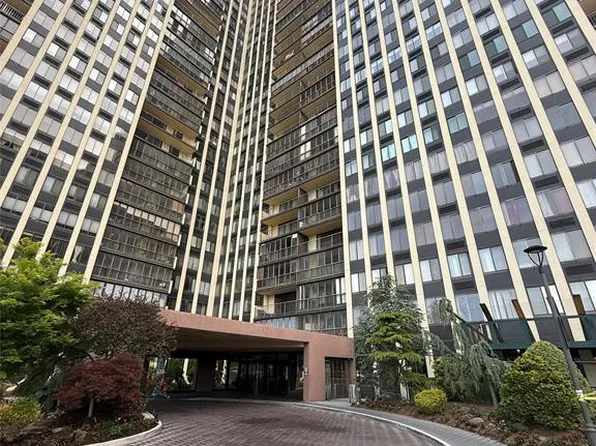 300 Winston Dr APT 418, Cliffside Park, NJ 07010