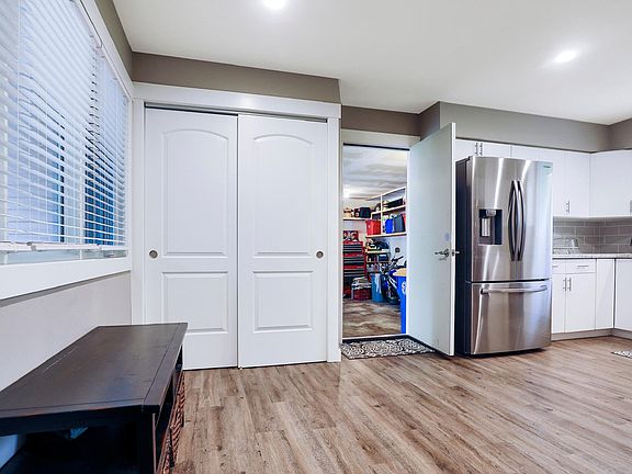 5th image of 808 Cardinal Dr