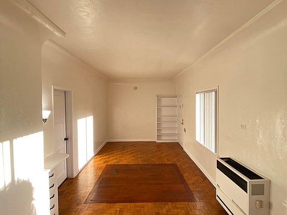 4th image of 1740 Orizaba Ave