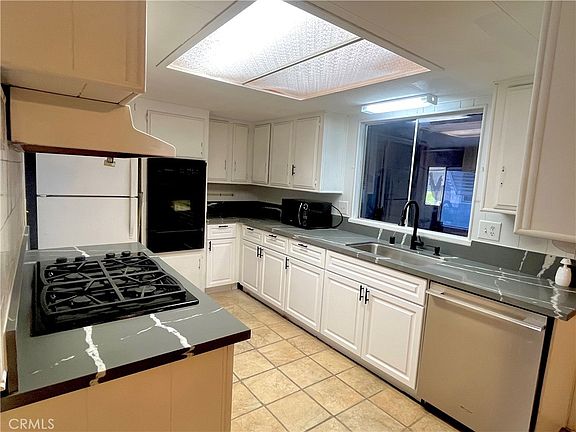 3rd image of 9391 California Ave Space 30