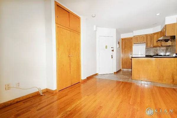Rented by Kian Realty | media 14