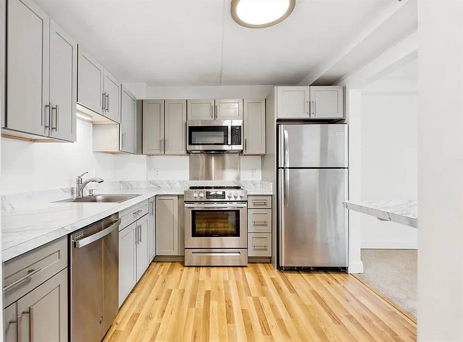 2 bed, 2.0 bath, 1069 sqft, $2,700 — Photo 2