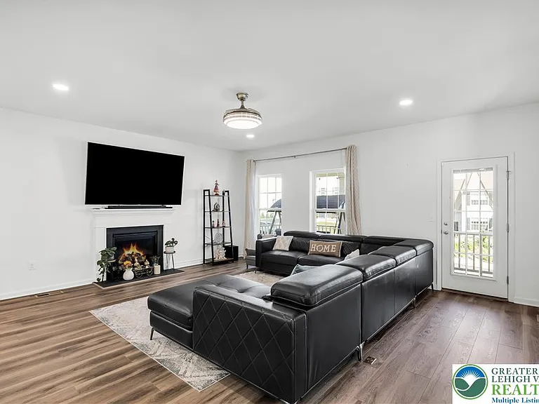 5044 Bellflower Dr — Photo 27