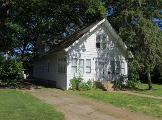 145 N Hickory Ave, Bartlett, IL