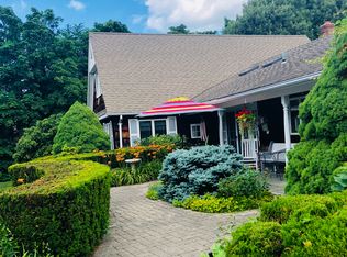 15 Fleet Ct, Northport, NY 11768