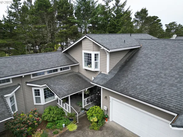 2013 Royal Saint George Dr, Florence, OR 97439