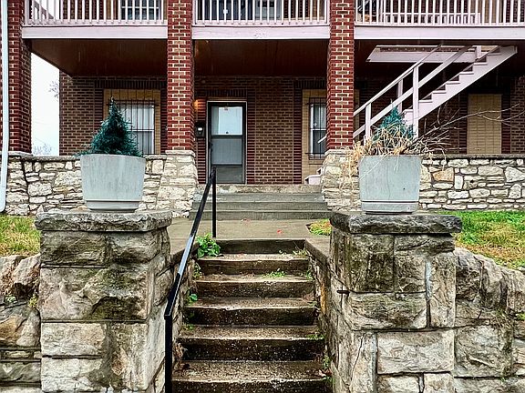 2nd image of 511 Troost Ave