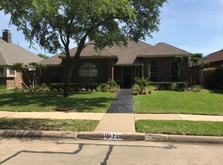 728 Cimarron Trl, Irving, TX 75063