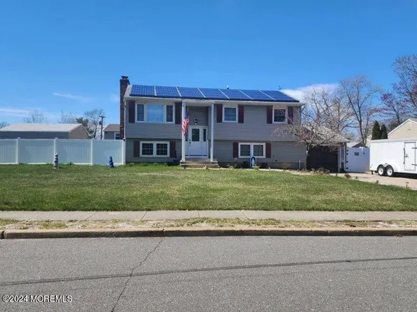 88 Blossom Drive, Toms River, NJ 08753