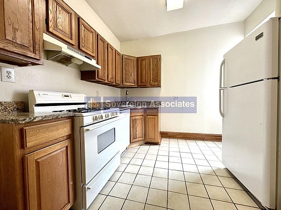 5th image of 64 W 108th St APT 3C
