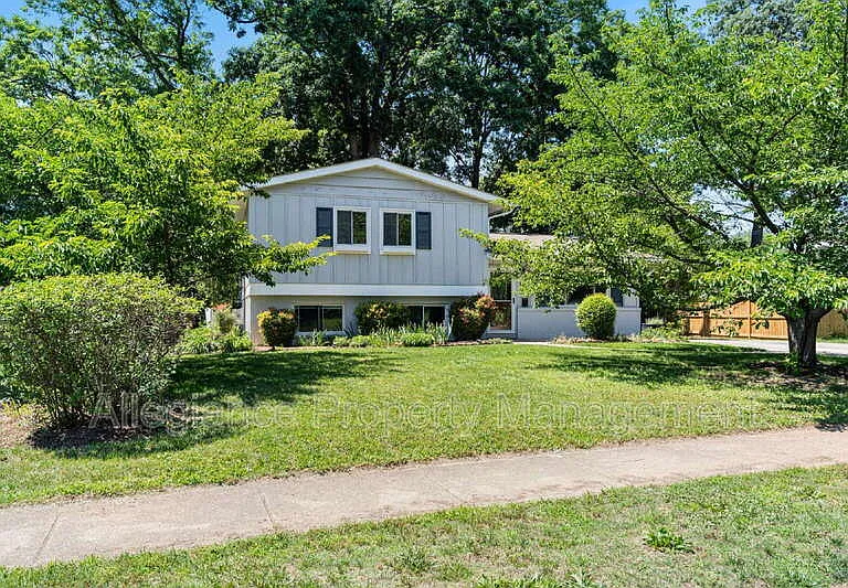 6610 Bowie Dr — Photo 35