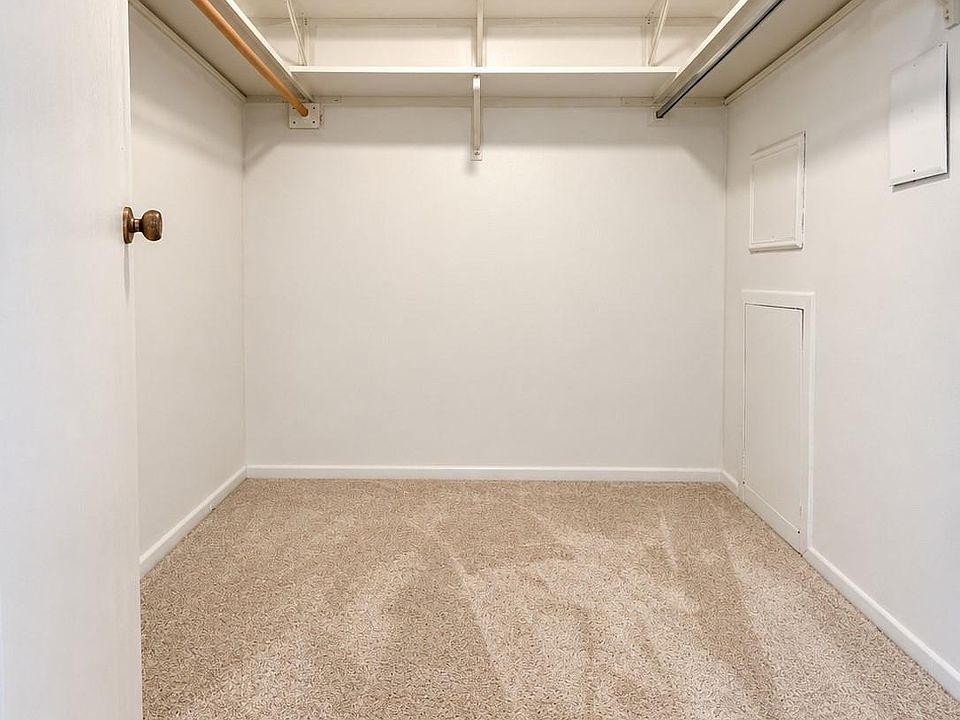 904 Williamsburg Ct, photo 10