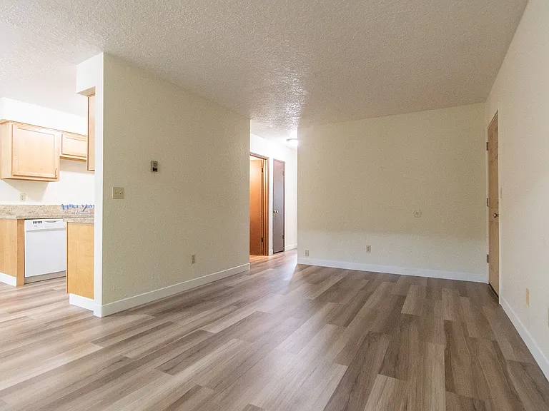 2232 SE Pine St — Photo 8