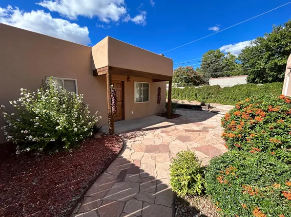125 1/2 Camino De Las Crucitas #B, Santa Fe, NM 87501
