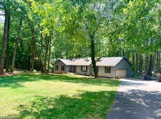 6907 Ridge Haven Rd, Greensboro, NC 27410