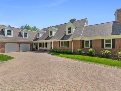 8003 North Beach DRIVE, Fox Pt, WI, 53217