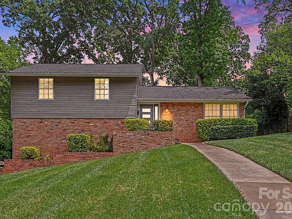 3rd image of 4931 Seacroft Rd