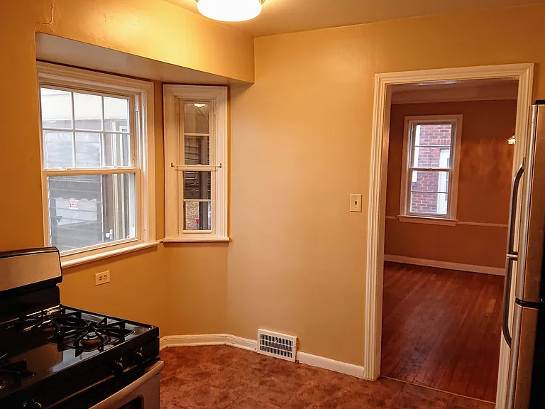 1158 Castleton Rd — Photo 9
