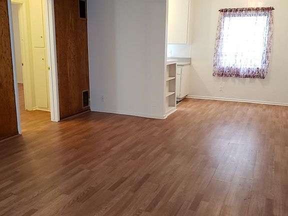 2nd image of 741 S New Hampshire Ave APT 4