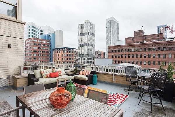 Sold by Nestseekers | media 12