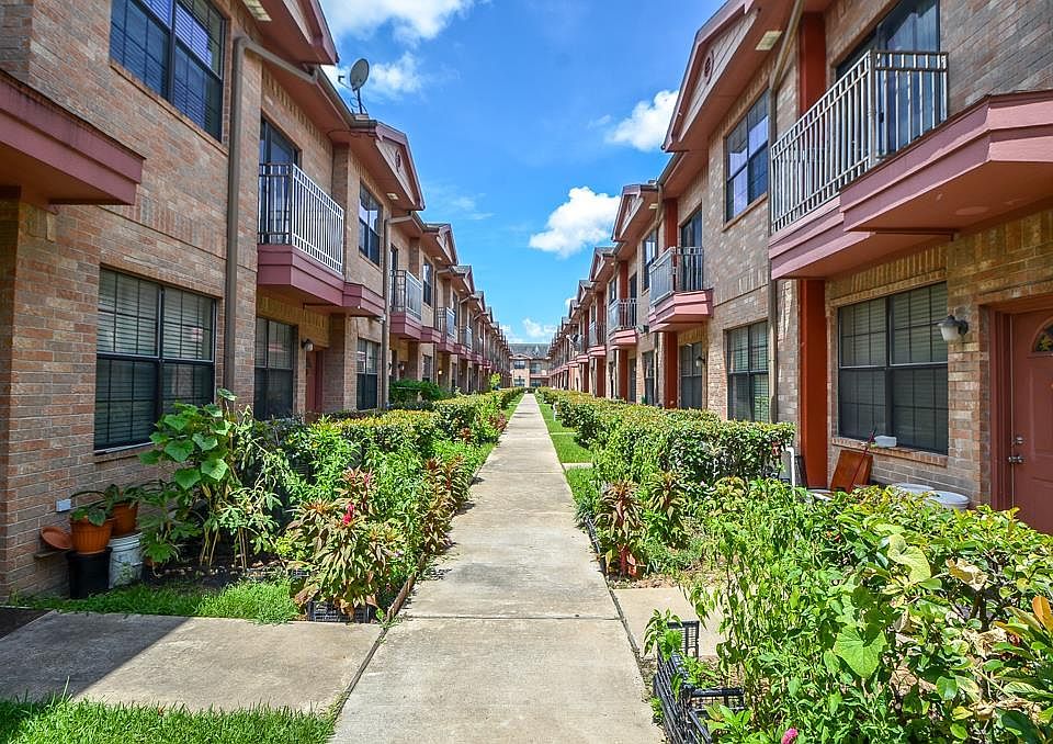 1st image of 9400 Bellaire Blvd Unit 606