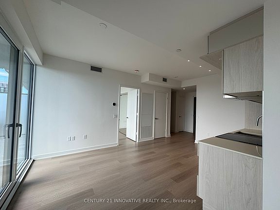 3rd image of 448 Burnhamthorpe Rd W #4009
