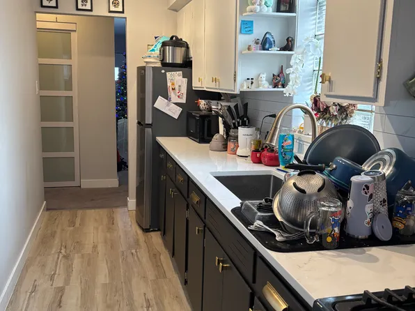 7910 W 26th St APT 1, Riverside, IL 60546