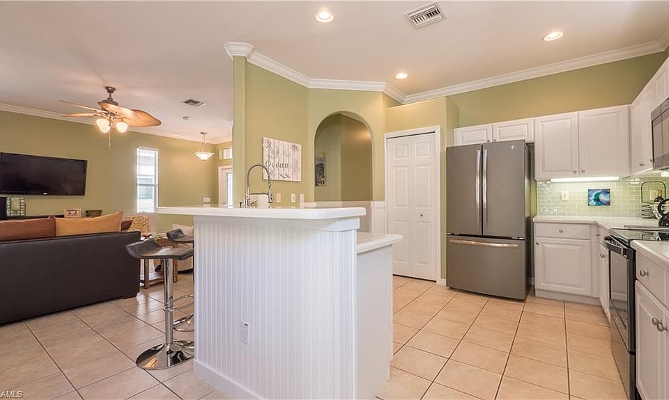 1st image of 8375 Woodridge Pointe Dr