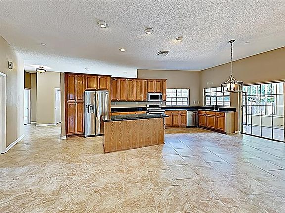 5th image of 7331 Winchester Dr