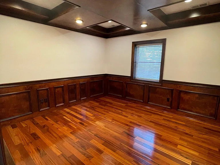 7500 Main St #B — Photo 7