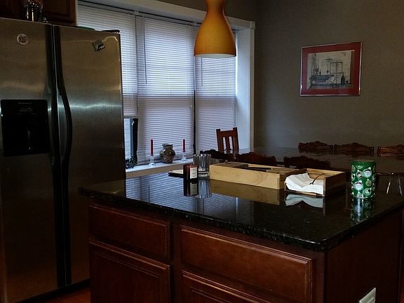 2nd image of 6300 N Rockwell St #1