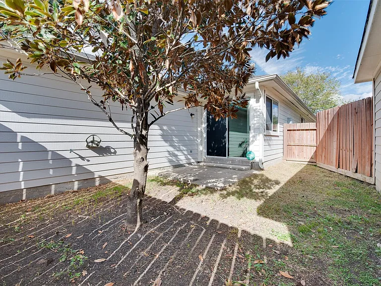 6129 Lone Prairie Way — Photo 26