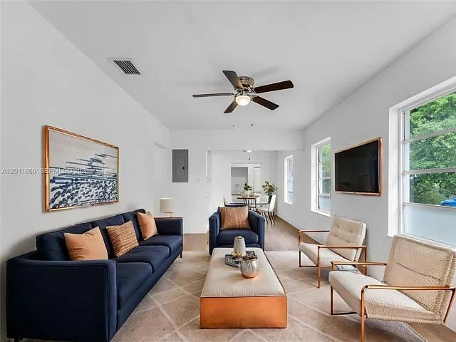 520 NW 32nd Pl — Photo 12