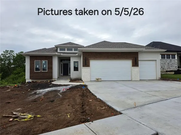 11216 S Gleason Rd, Olathe, KS 66061