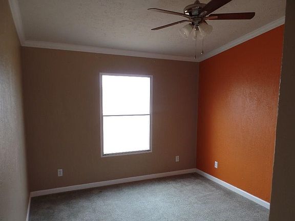 4th image of 2034 E Holbrook Cir