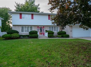 128 Summerview Rd, Williamsville, NY 14221