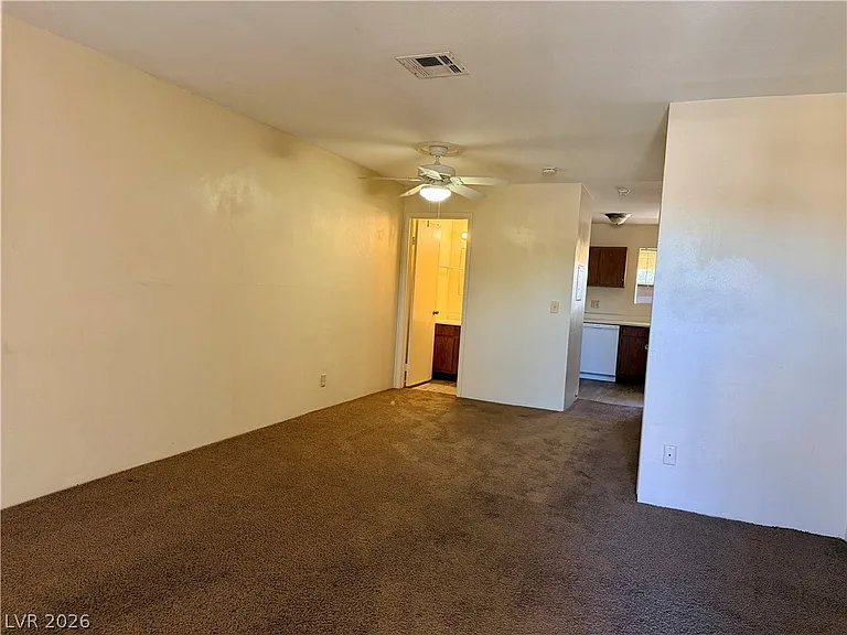 1303 Darlene Way #402B — Photo 6