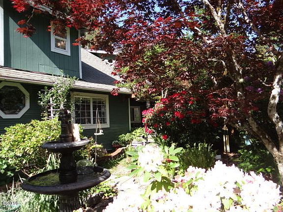 3rd image of 233 N Boulder Creek Dr