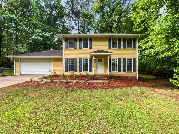 8683 Twin Oaks Dr, Jonesboro, GA 30236