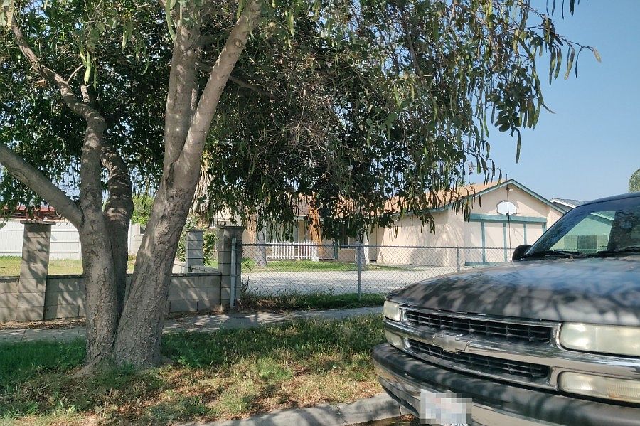 2nd image of 4094 Weyer St