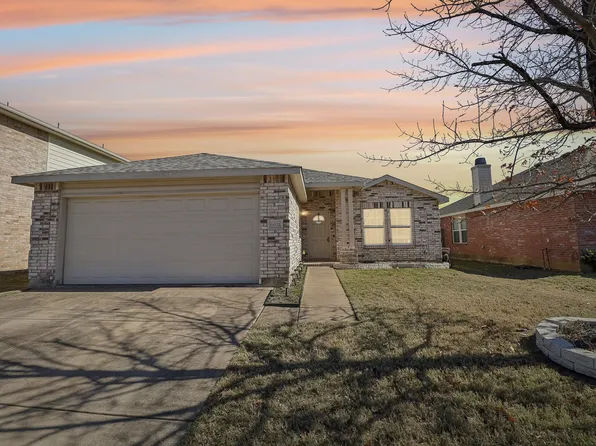 6621 Longleaf Ln, Denton, TX 76210