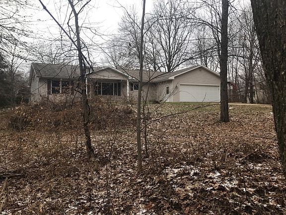 3rd image of 4636 Poplar Ln