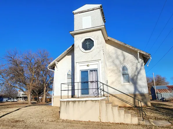 905 Pine St, Harper, KS 67058