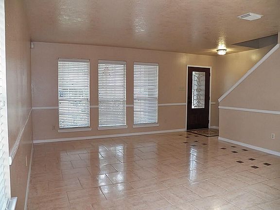 Formal living area.