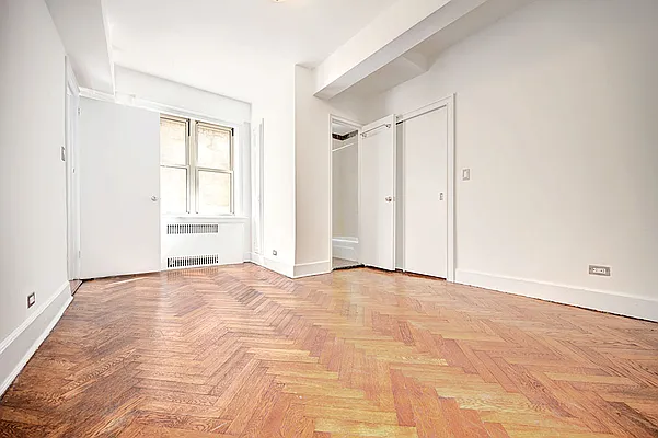 Rented by Urbane Brokerage | media 6