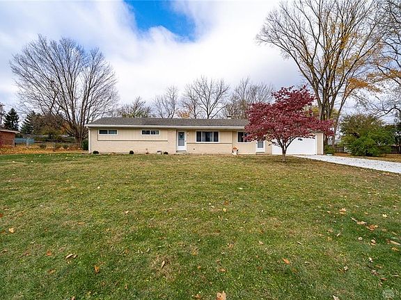 2nd image of 41 Cherry Hill Dr